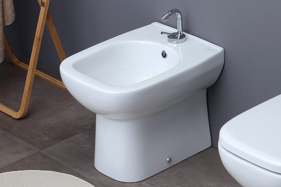 BI2317 Bidet Filo muro - SELFIE - immagine 1