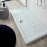 Piatto doccia in ceramica 140x70 cm. H 4,5